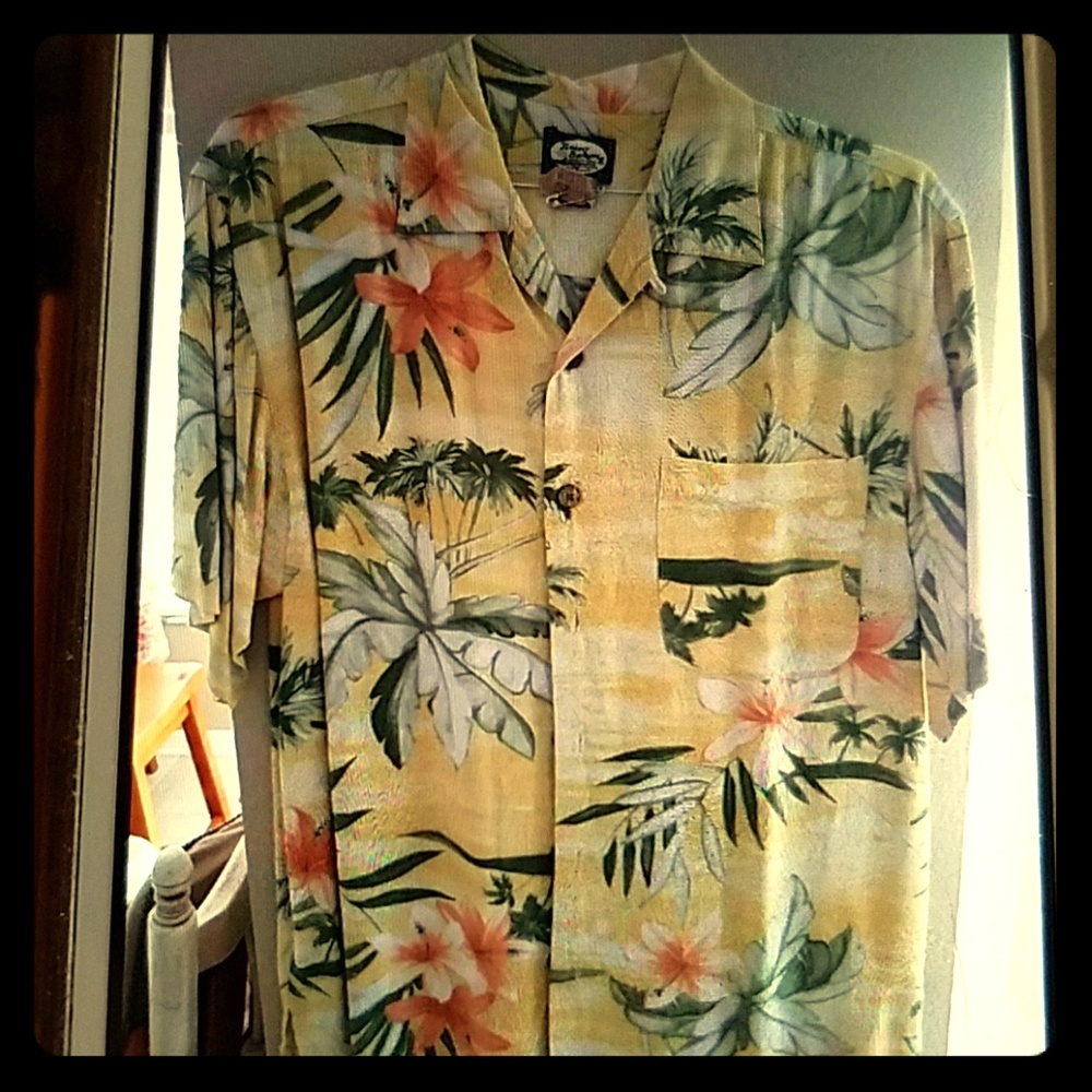 Vintage Tommy Bahama Hawaiian small